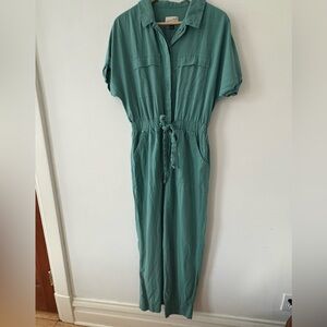 Universal Threads (Target) tealish romper. Women’s size 6